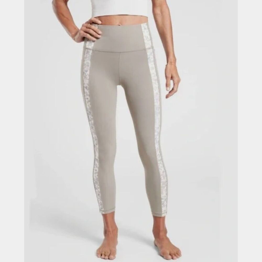 Athleta Salutation Stash pocket II Serene legging ankle pants tan women S